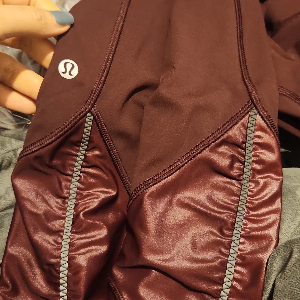 Lululemon Burgundy Pink Ruched Reflective Running‎ Leggings Size 6 Zipper Pocket